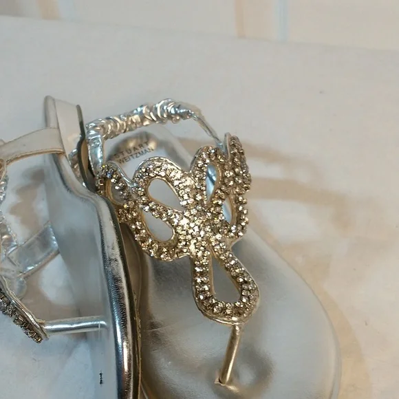 Stuart Weitzman Silver Crystal Sandals ladies size 4. Cruelty Free. VG Condition - Picture 6 of 9